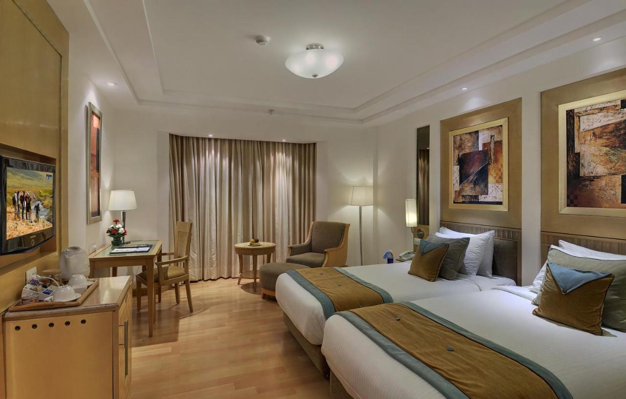 Inde Hotel Vista Woods Huda City Centre, Gurgaon Exterior photo