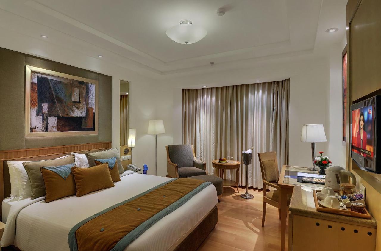 Inde Hotel Vista Woods Huda City Centre, Gurgaon Exterior photo