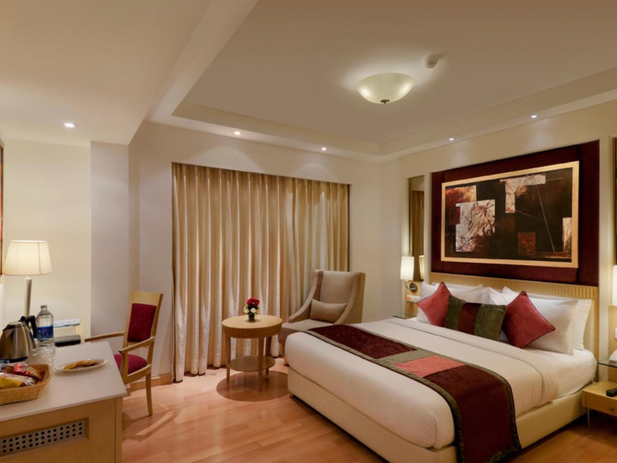 Inde Hotel Vista Woods Huda City Centre, Gurgaon Exterior photo