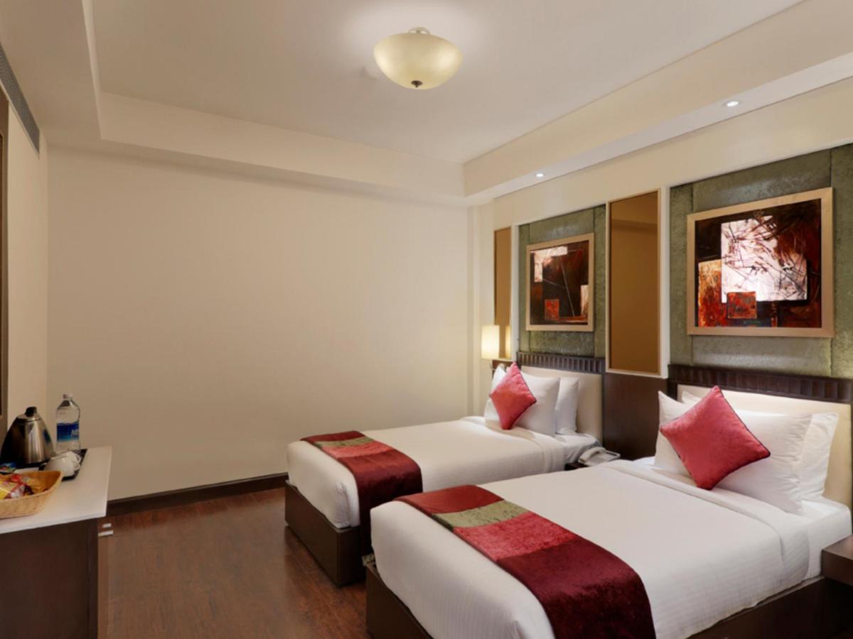 Inde Hotel Vista Woods Huda City Centre, Gurgaon Exterior photo