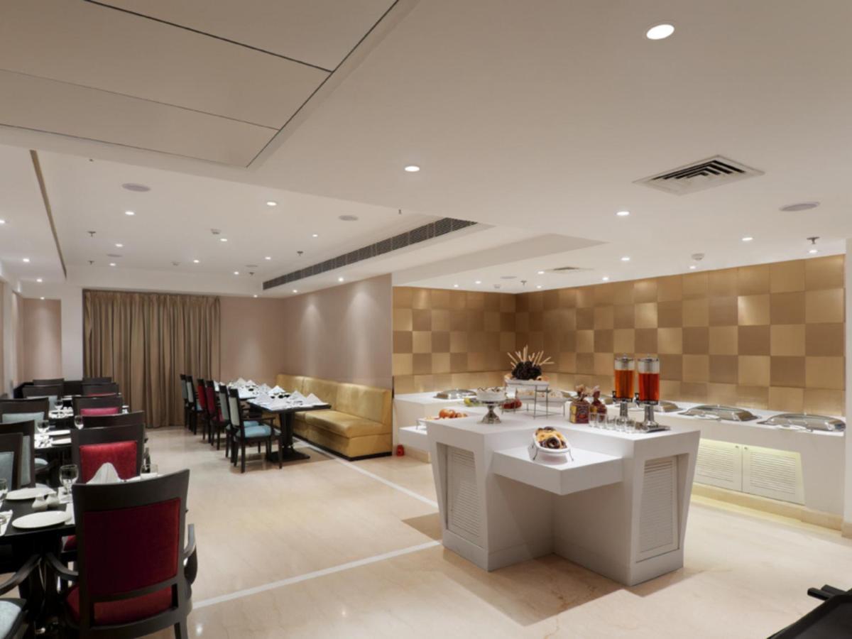 Inde Hotel Vista Woods Huda City Centre, Gurgaon Exterior photo