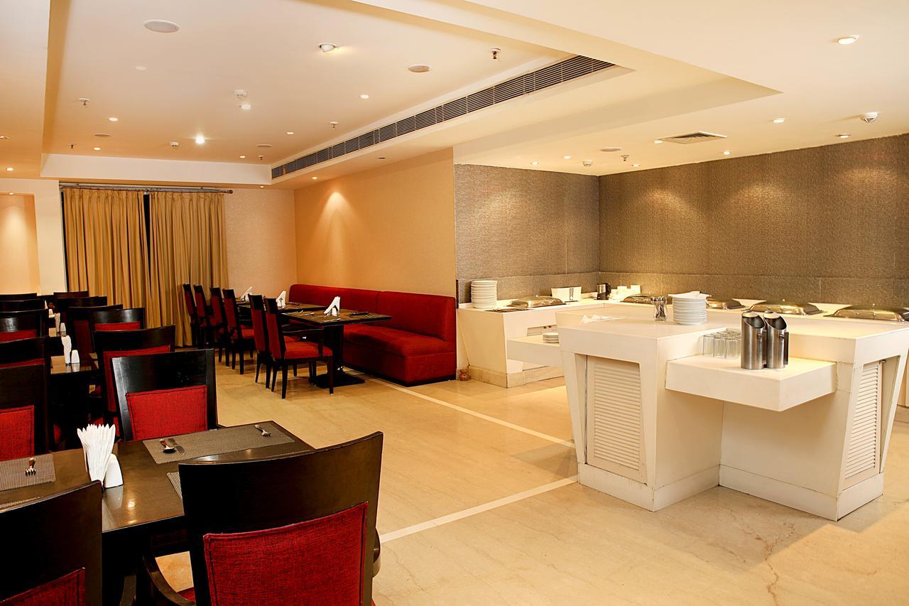Inde Hotel Vista Woods Huda City Centre, Gurgaon Exterior photo