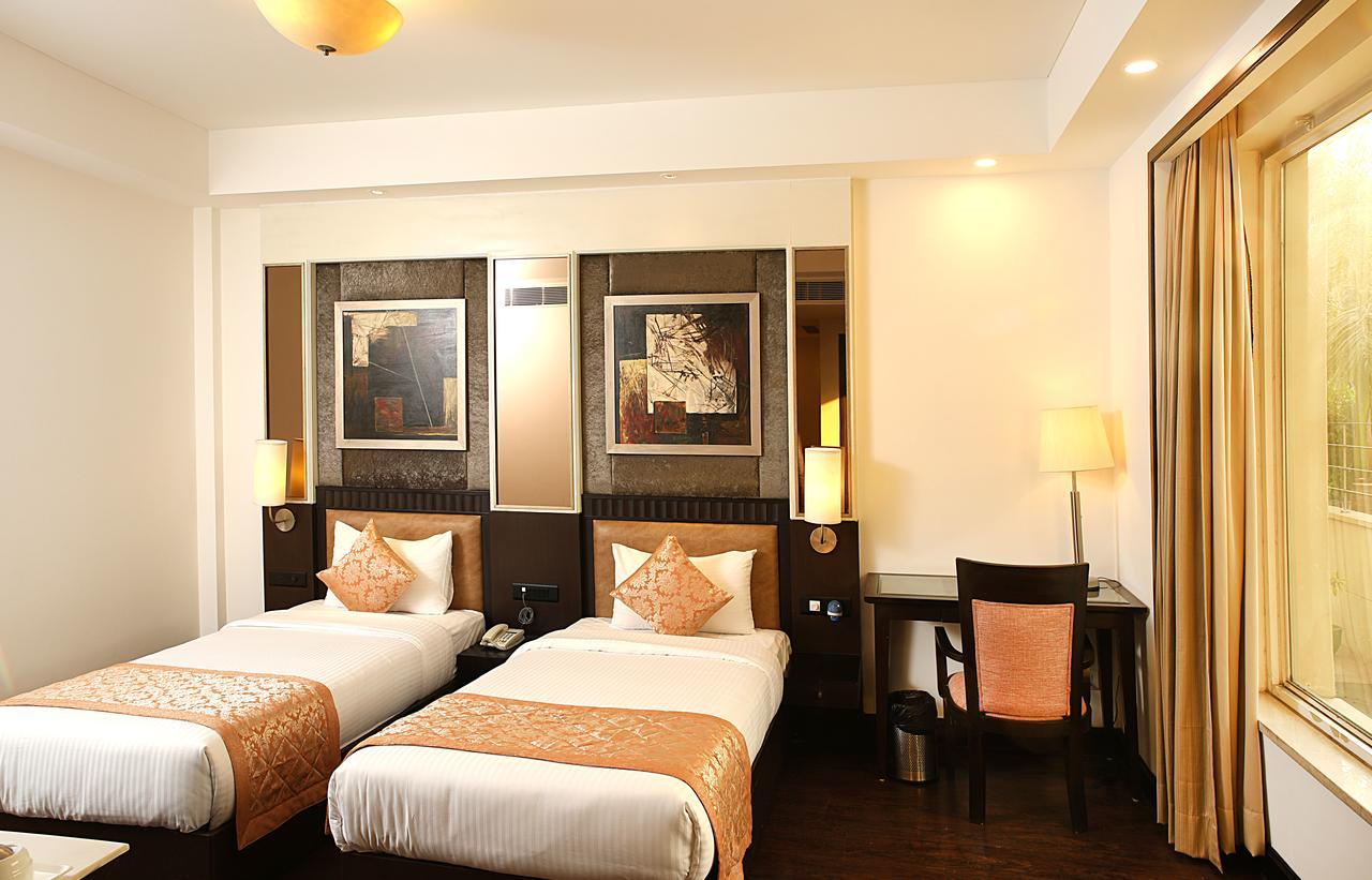 Inde Hotel Vista Woods Huda City Centre, Gurgaon Exterior photo