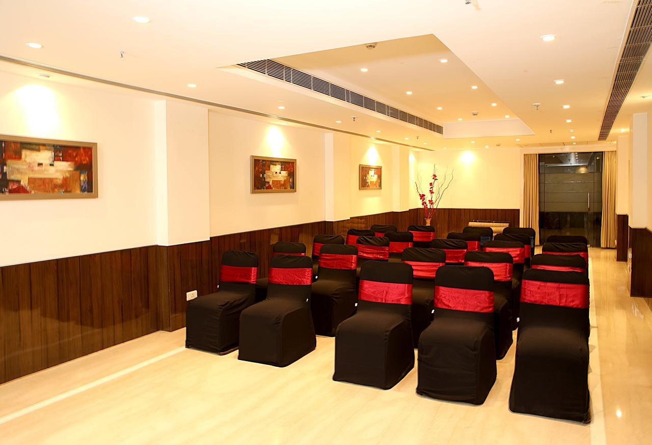 Inde Hotel Vista Woods Huda City Centre, Gurgaon Exterior photo
