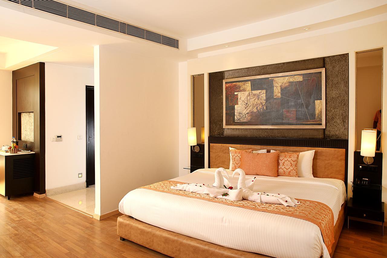 Inde Hotel Vista Woods Huda City Centre, Gurgaon Exterior photo