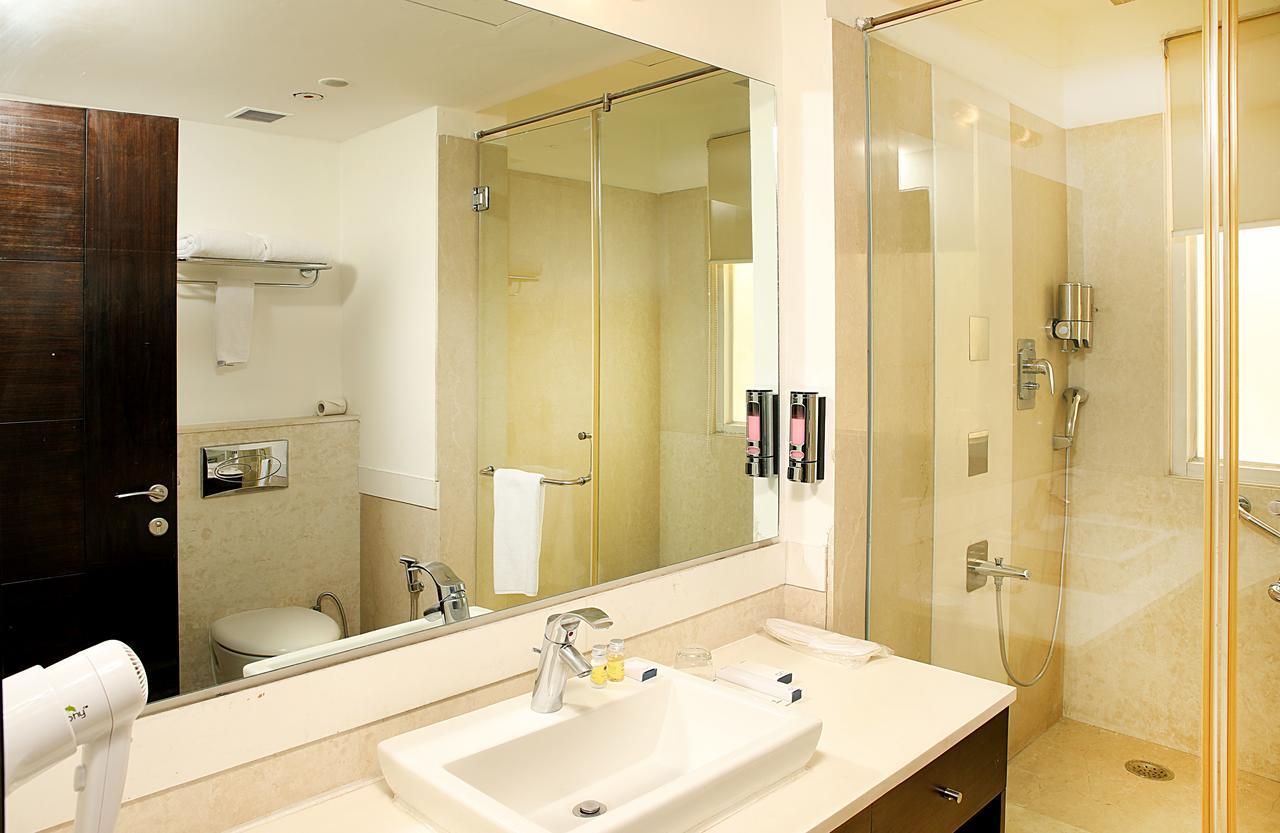 Inde Hotel Vista Woods Huda City Centre, Gurgaon Exterior photo