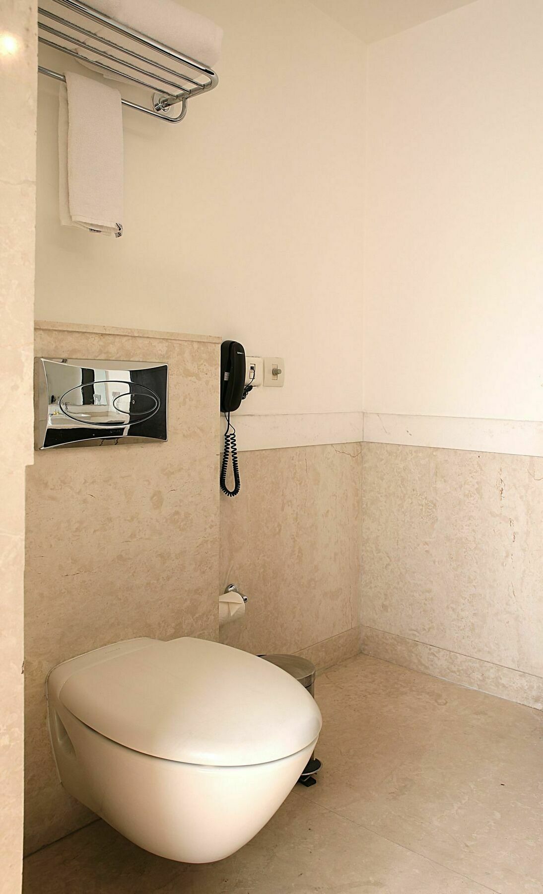 Inde Hotel Vista Woods Huda City Centre, Gurgaon Exterior photo