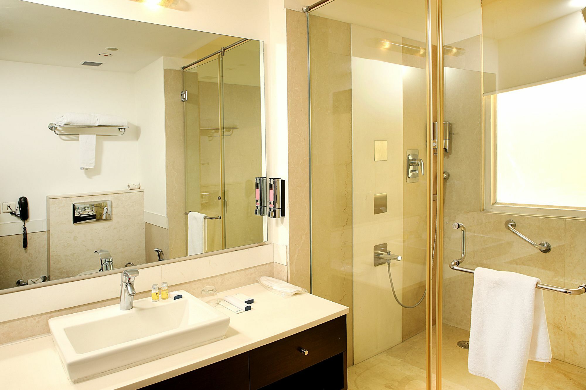 Inde Hotel Vista Woods Huda City Centre, Gurgaon Exterior photo