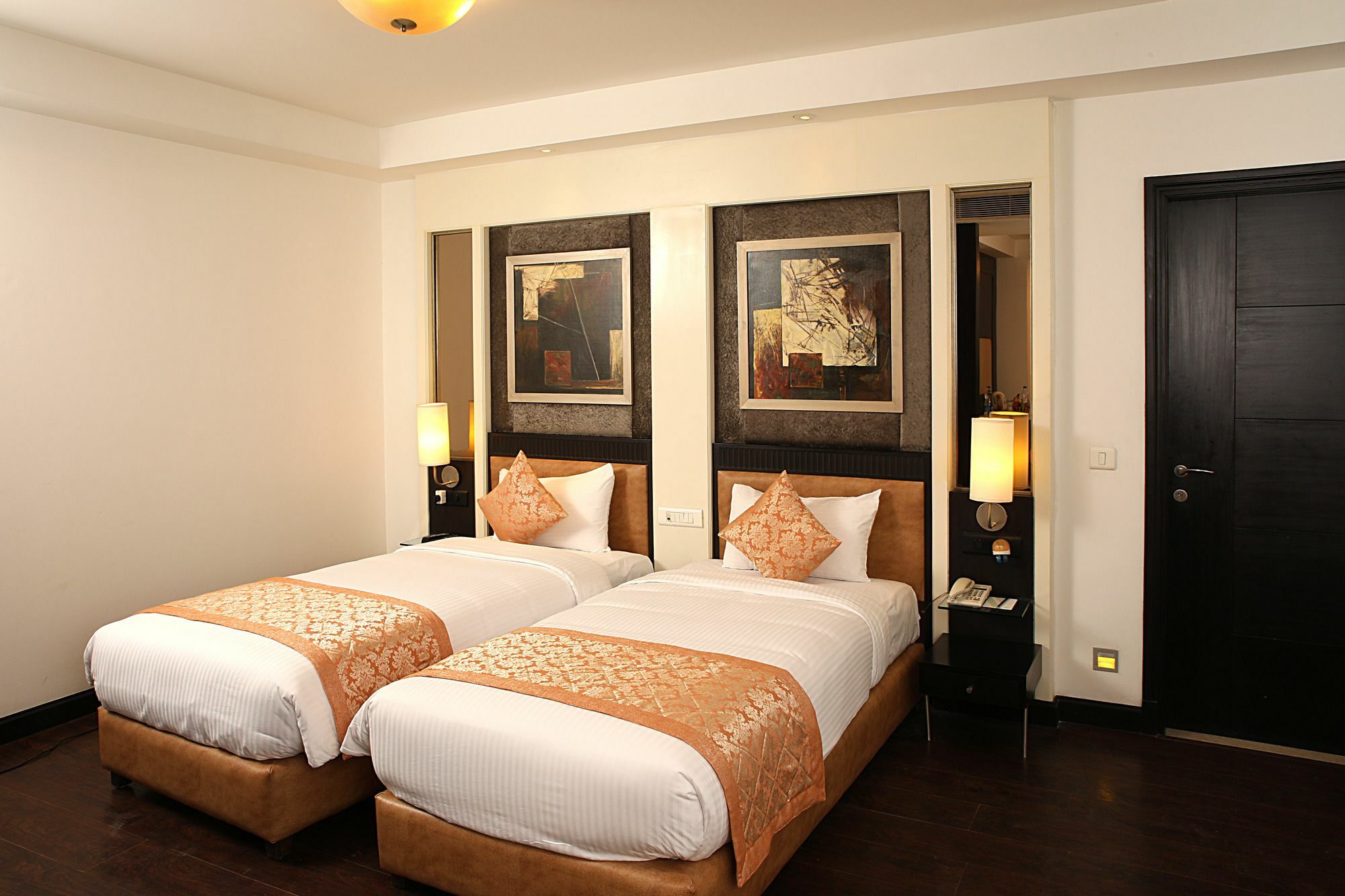 Inde Hotel Vista Woods Huda City Centre, Gurgaon Exterior photo